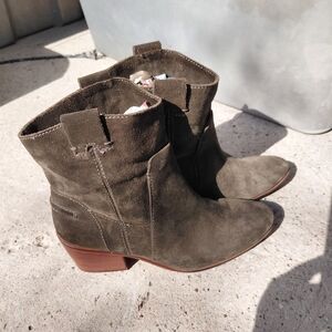Vince Camuto Maves Suede Booties